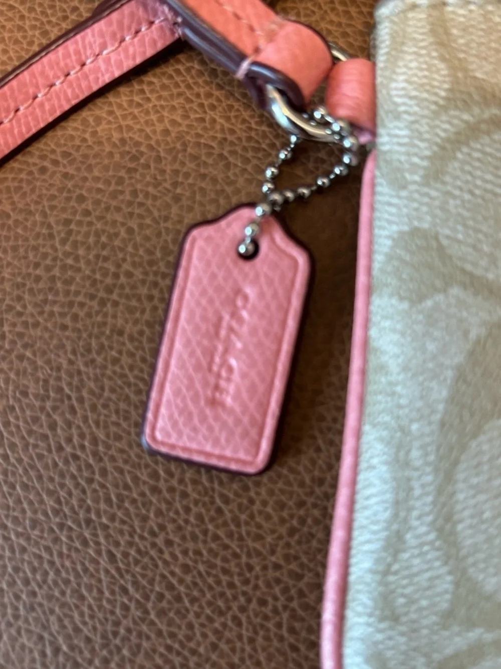 Coach Signature Corner Zip Small Wristlet with Hangtag